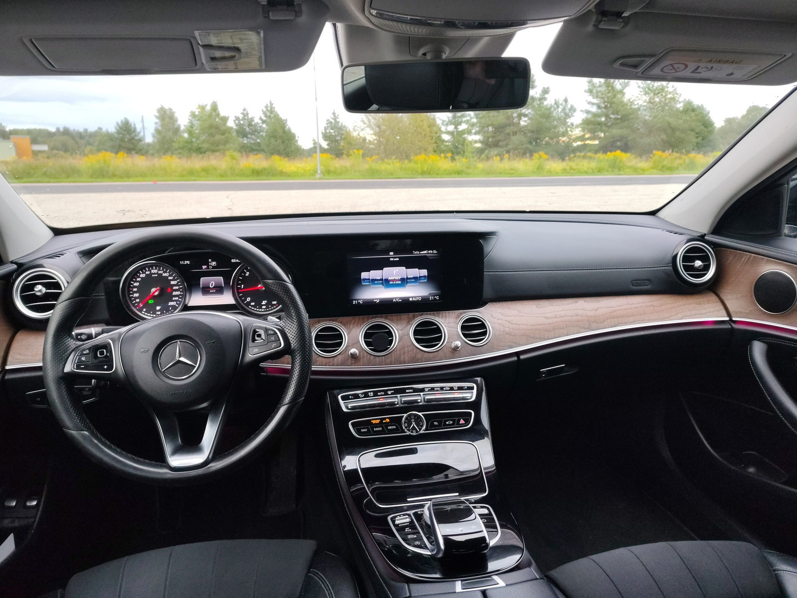 Mercedes-Benz E 220 2017, kuva 7/8