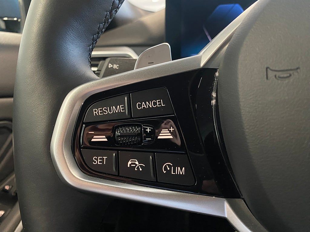BMW 330 2025, kuva 5/10