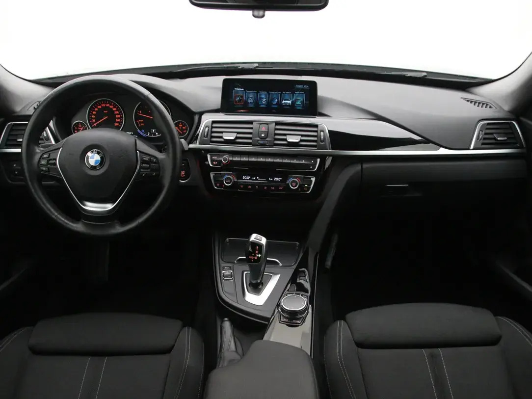 BMW 318 2017, kuva 2/40