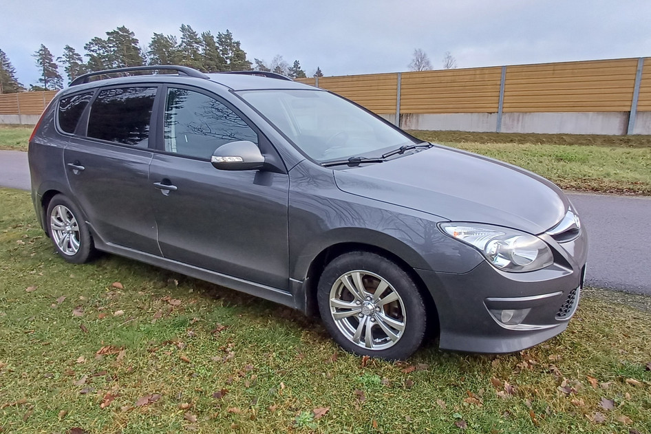 Hyundai i30, 2011, 1.6, 93 kW, bensiin, automaat, esivedu