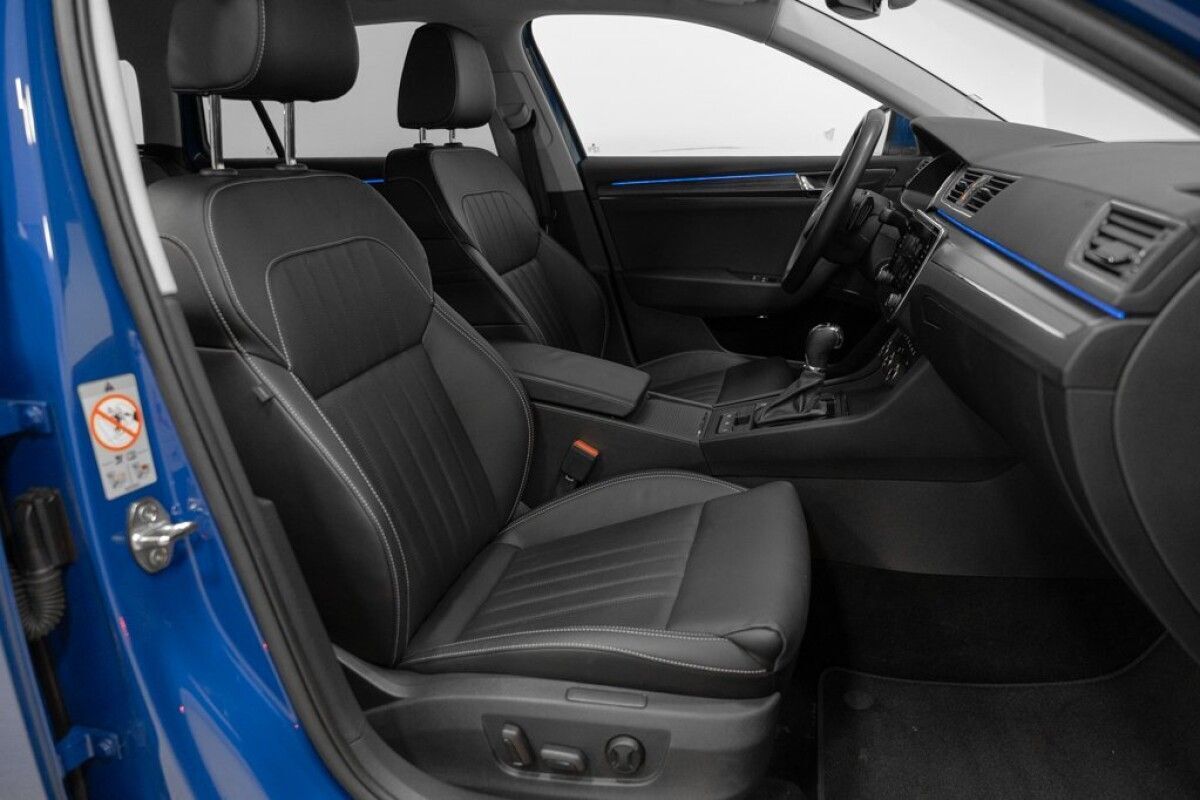 Škoda Superb 2023, photo 7/10