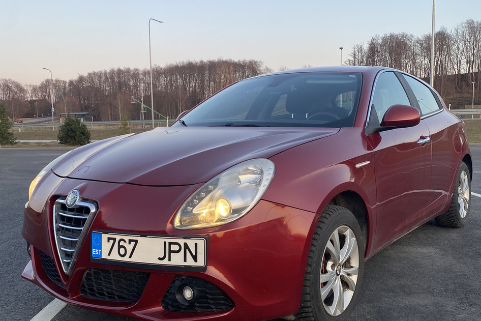 Alfa Romeo Giulietta, 2010, 2.0, 125 kW, diesel, manual, front-wheel drive