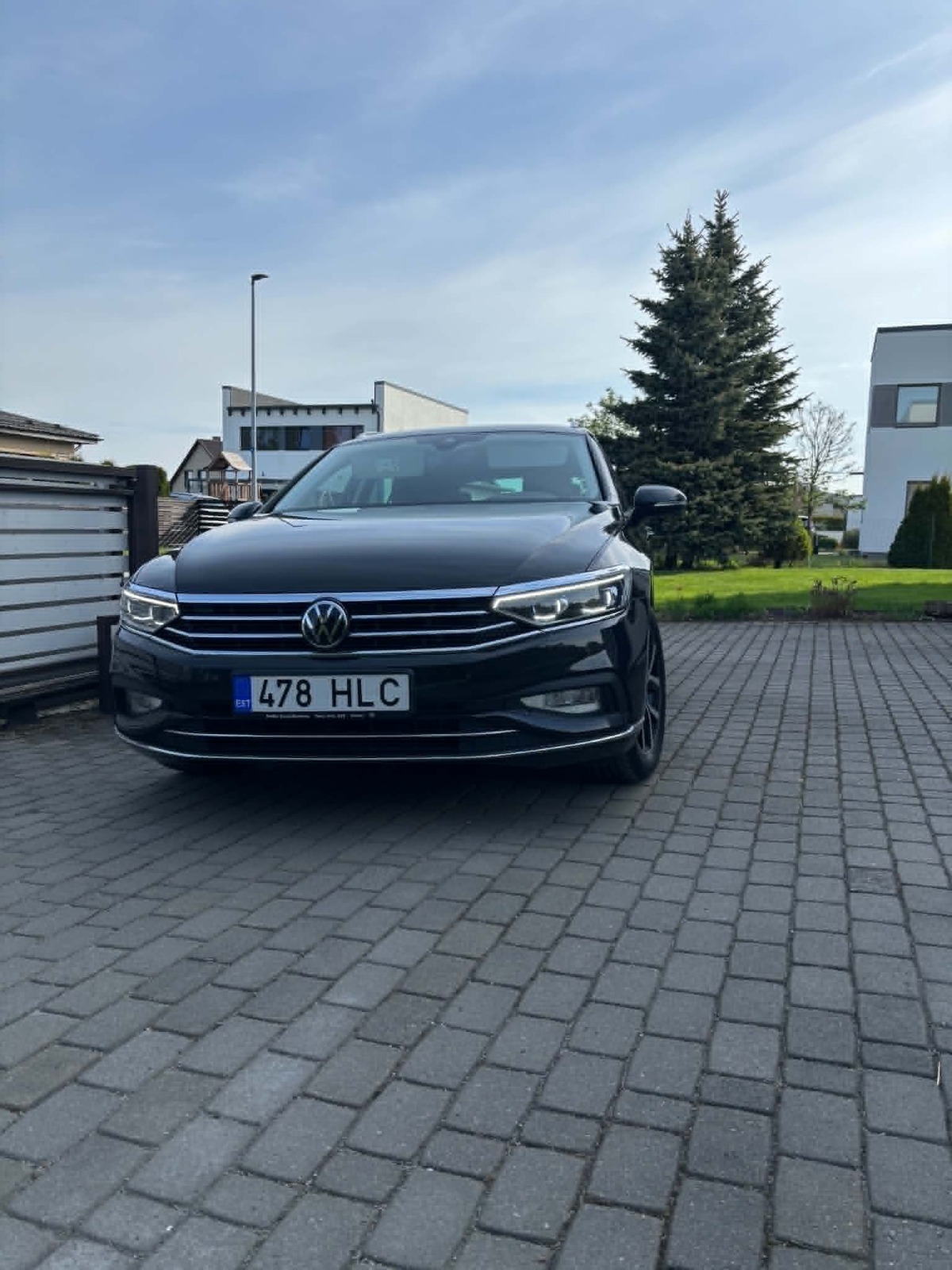 Volkswagen Passat Variant 2022, photo 2/10