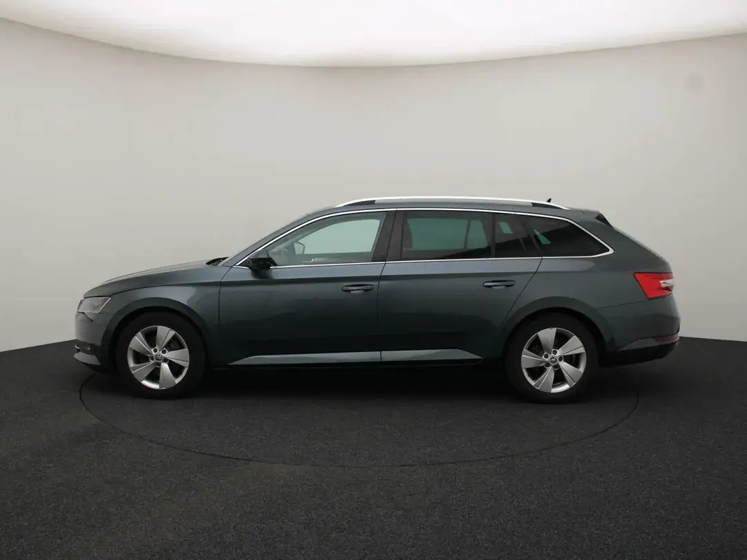 Škoda Superb 2015, photo 6/33