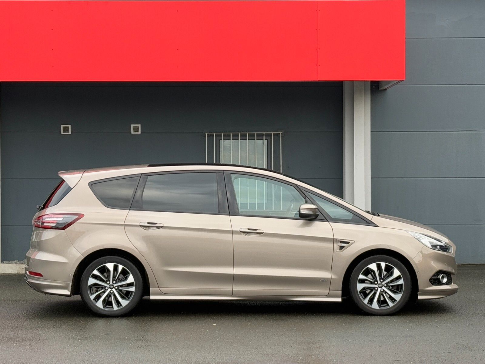 Ford S-Max 2020, photo 6/9
