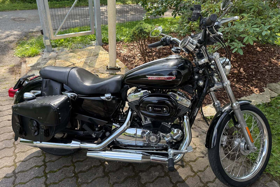 Harley-Davidson XL 1200C SPORTSTER 1200 CUSTOM, 2007, 1.2, 49 kW, bensiin, manuaal, tagavedu