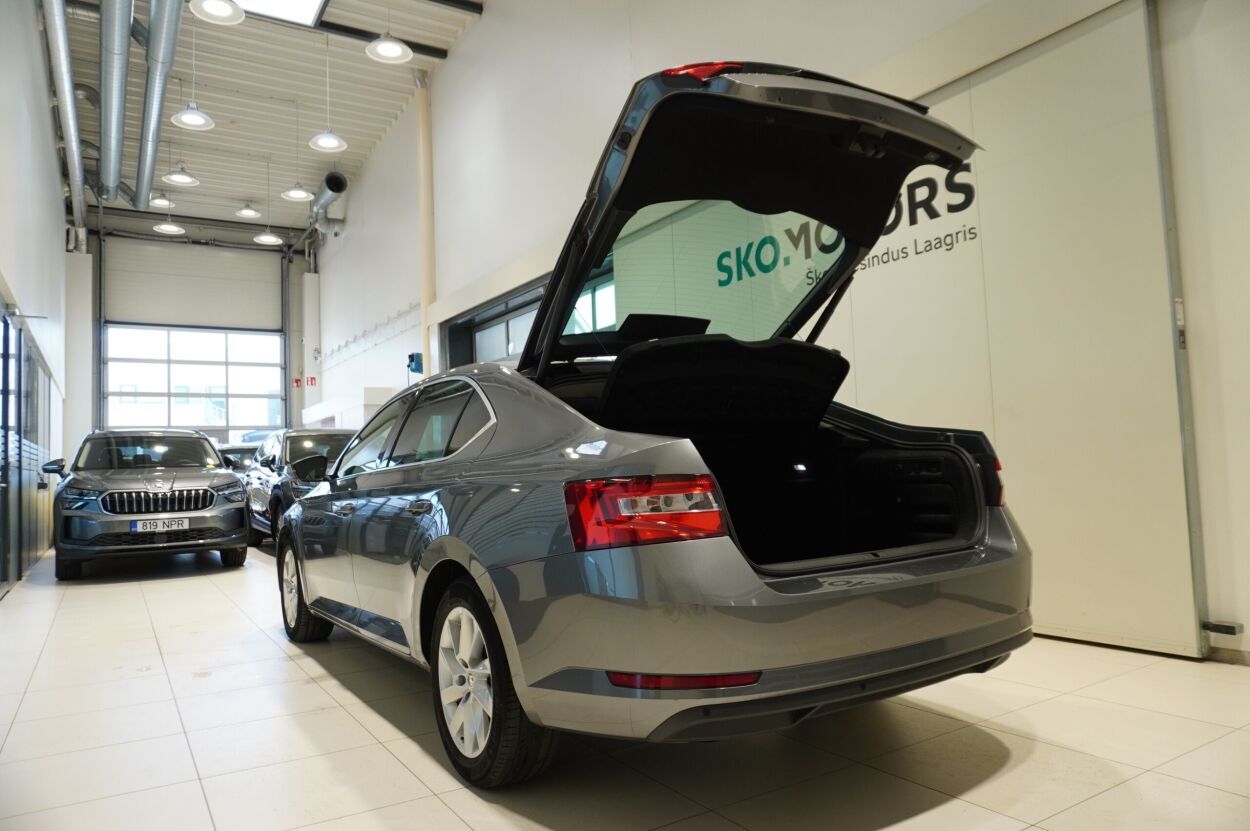 Škoda Superb 2022, kuva 6/10