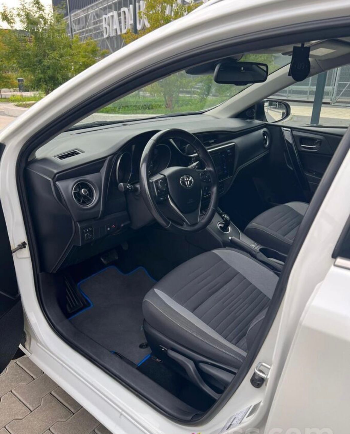 Toyota Auris 2015, photo 5/16