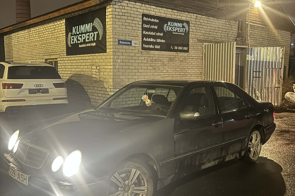 Mercedes-Benz E 240, 2000, 2.6, 125 kW, bensiin, manuaal, tagavedu