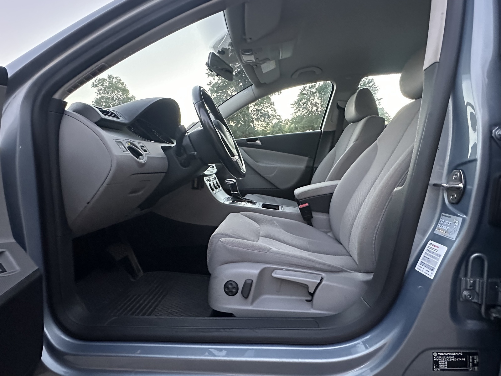Volkswagen Passat 2009, photo 7/10