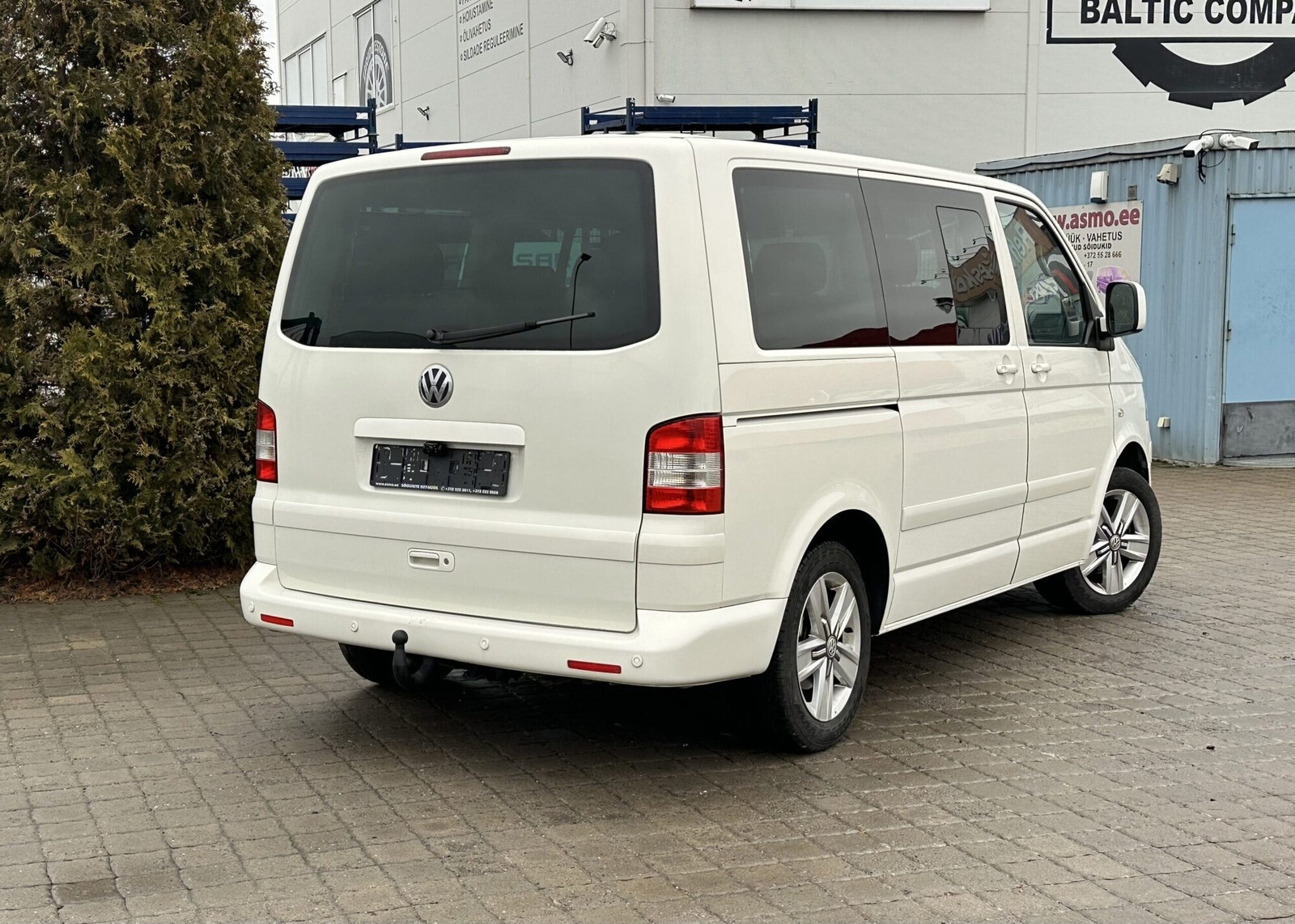 Volkswagen Multivan 2010, photo 3/10
