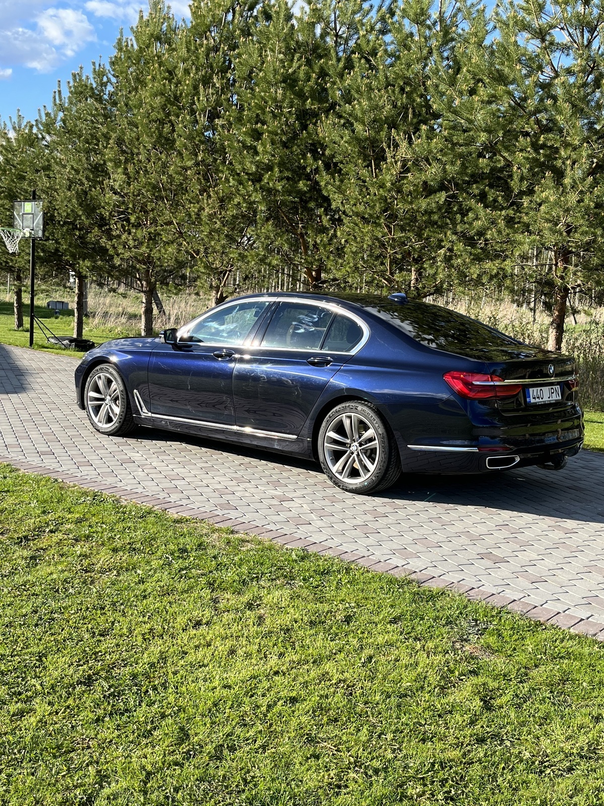 BMW 730 2017, photo 3/7