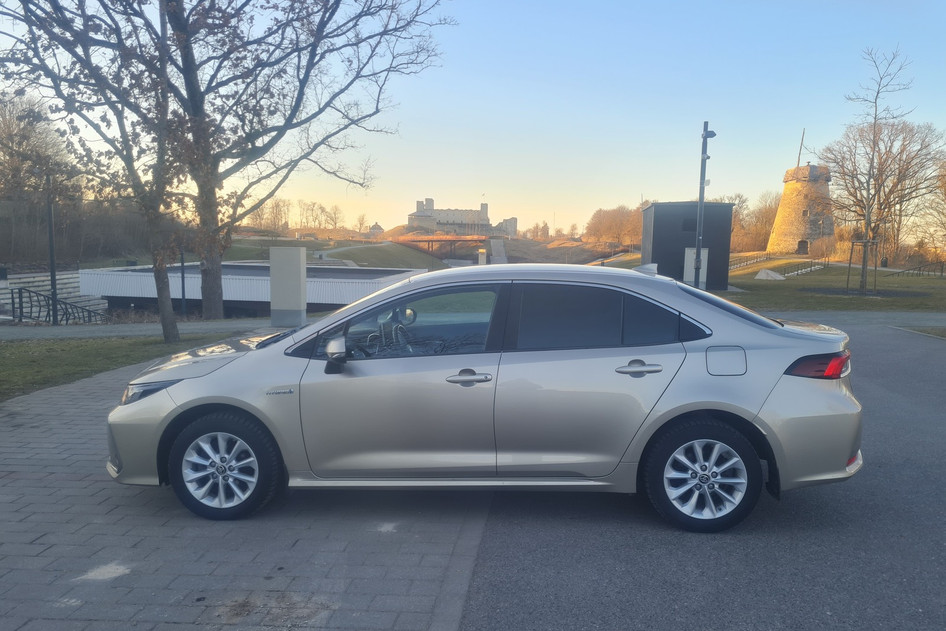 Toyota Corolla, 2020, 1.8, 72 kW, hibrīds (benzīns/elektrība), automātiskā, priekšējā piedziņa