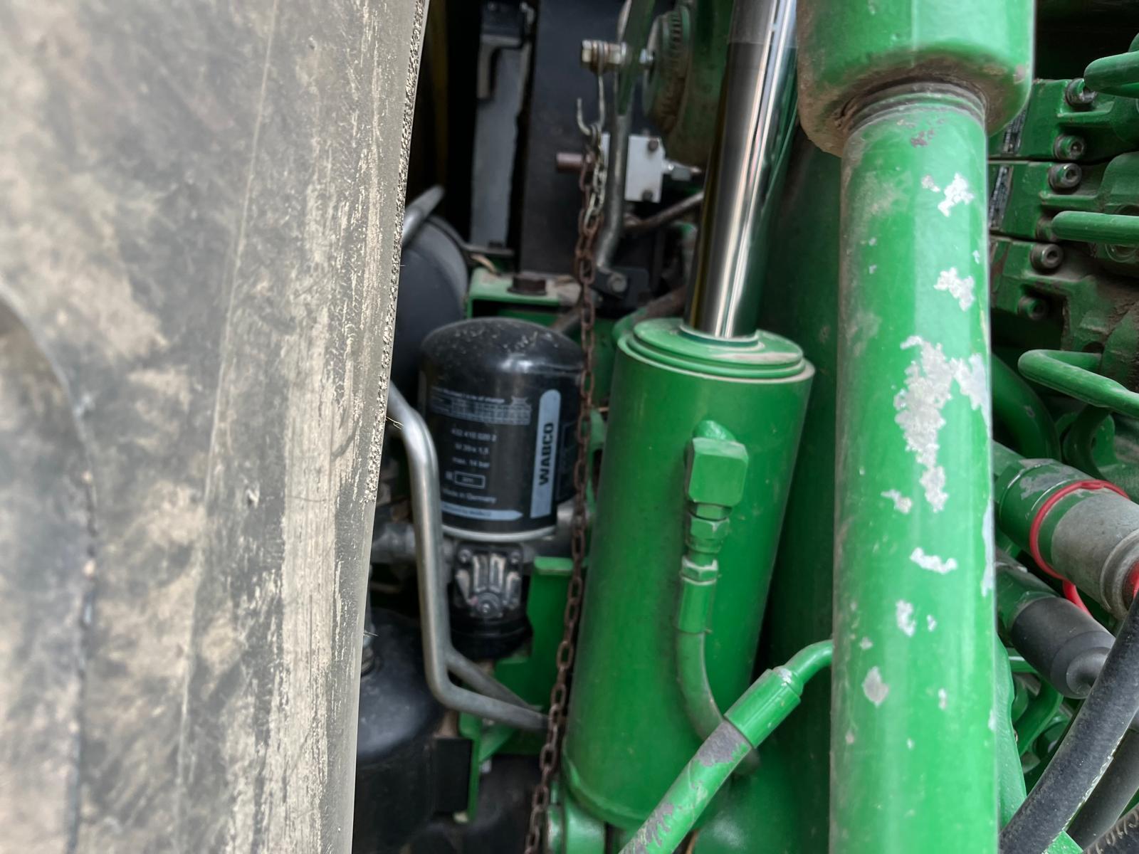 John Deere 8320R, photo 7/25