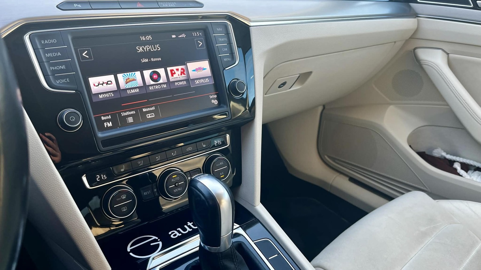Volkswagen Passat 2015, photo 6/6