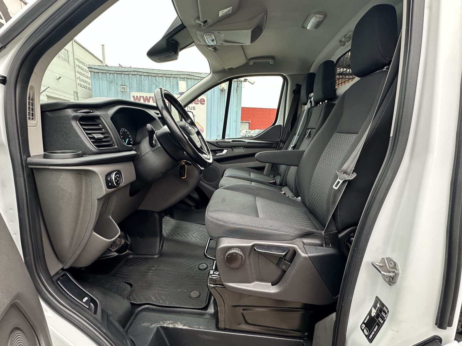 Ford Transit Custom 2020, photo 3/16