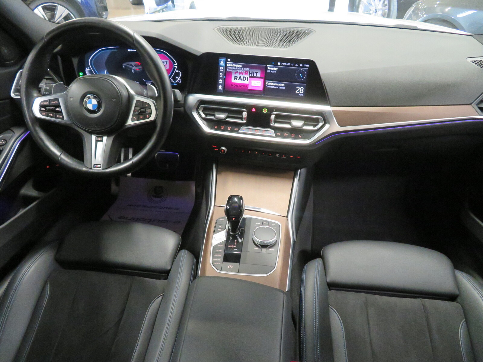 BMW 330 2021, photo 3/14