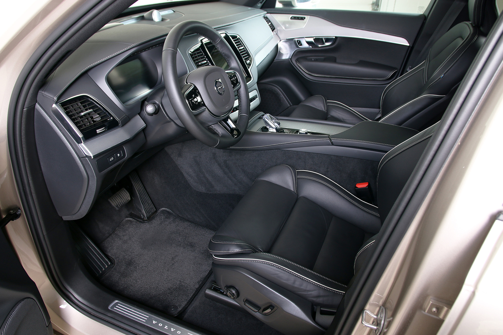 Volvo XC90 2024, photo 7/10