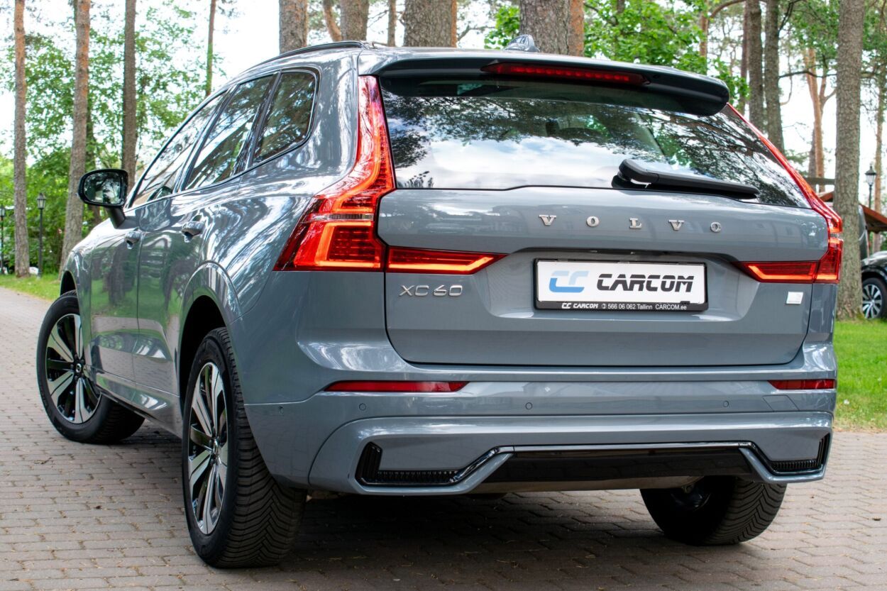 Volvo XC60 2023, photo 7/10