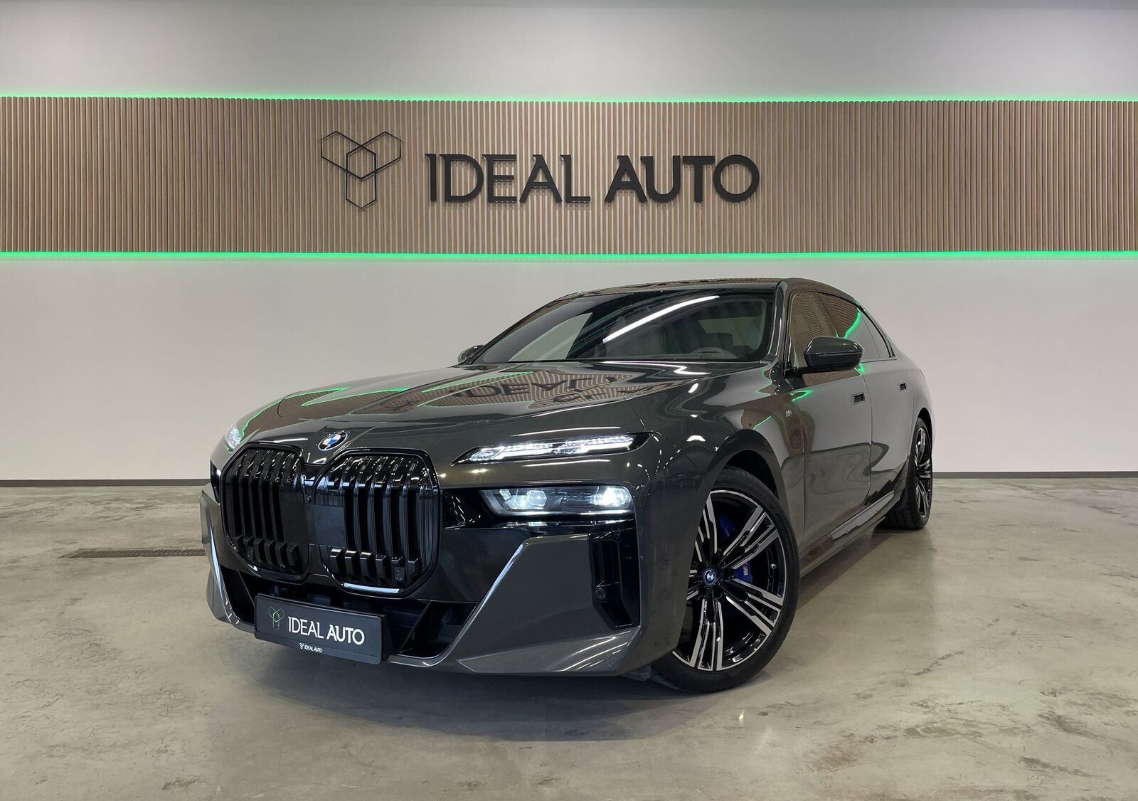 BMW i7