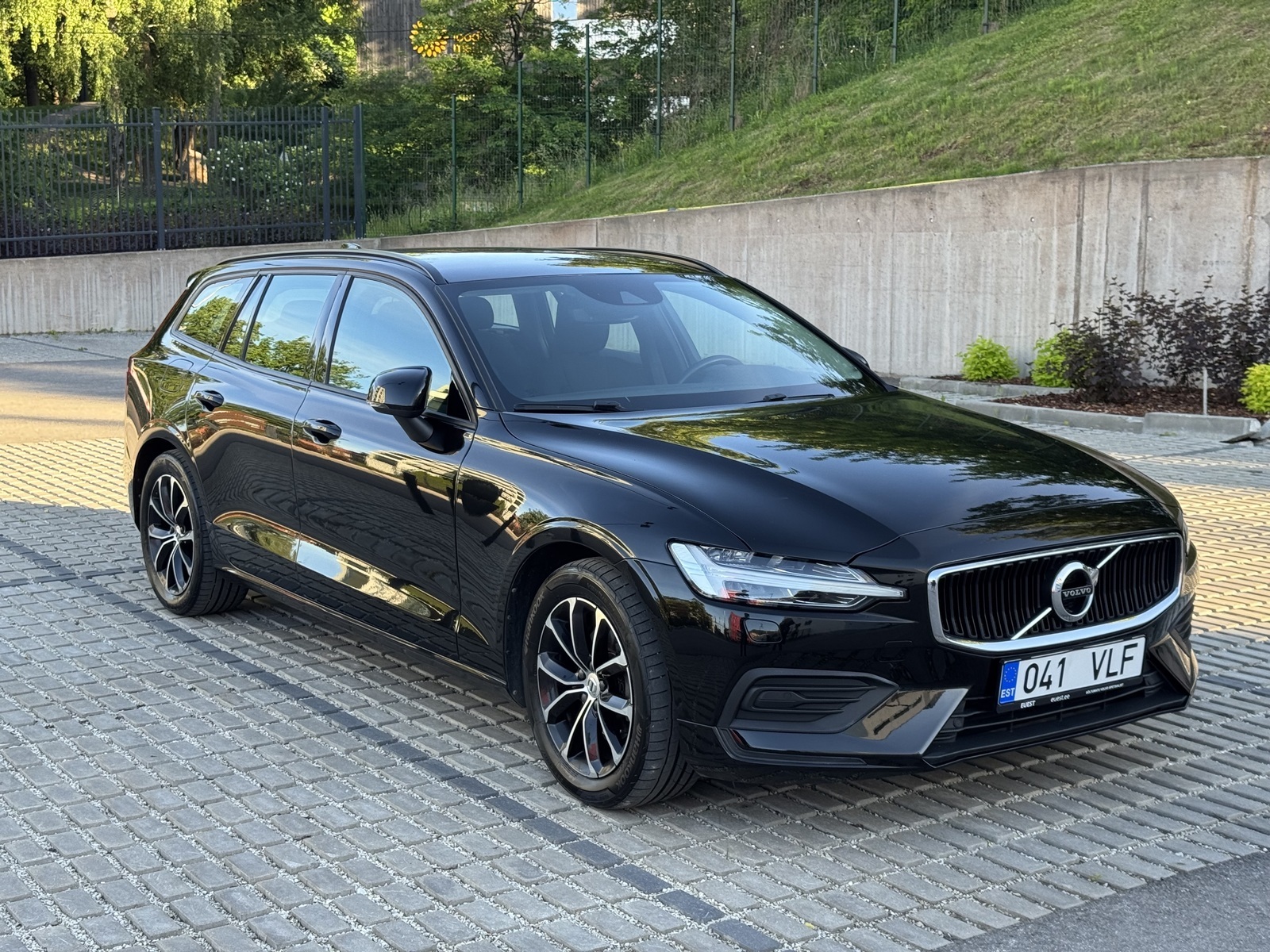 Volvo V60 2019, kuva 2/18
