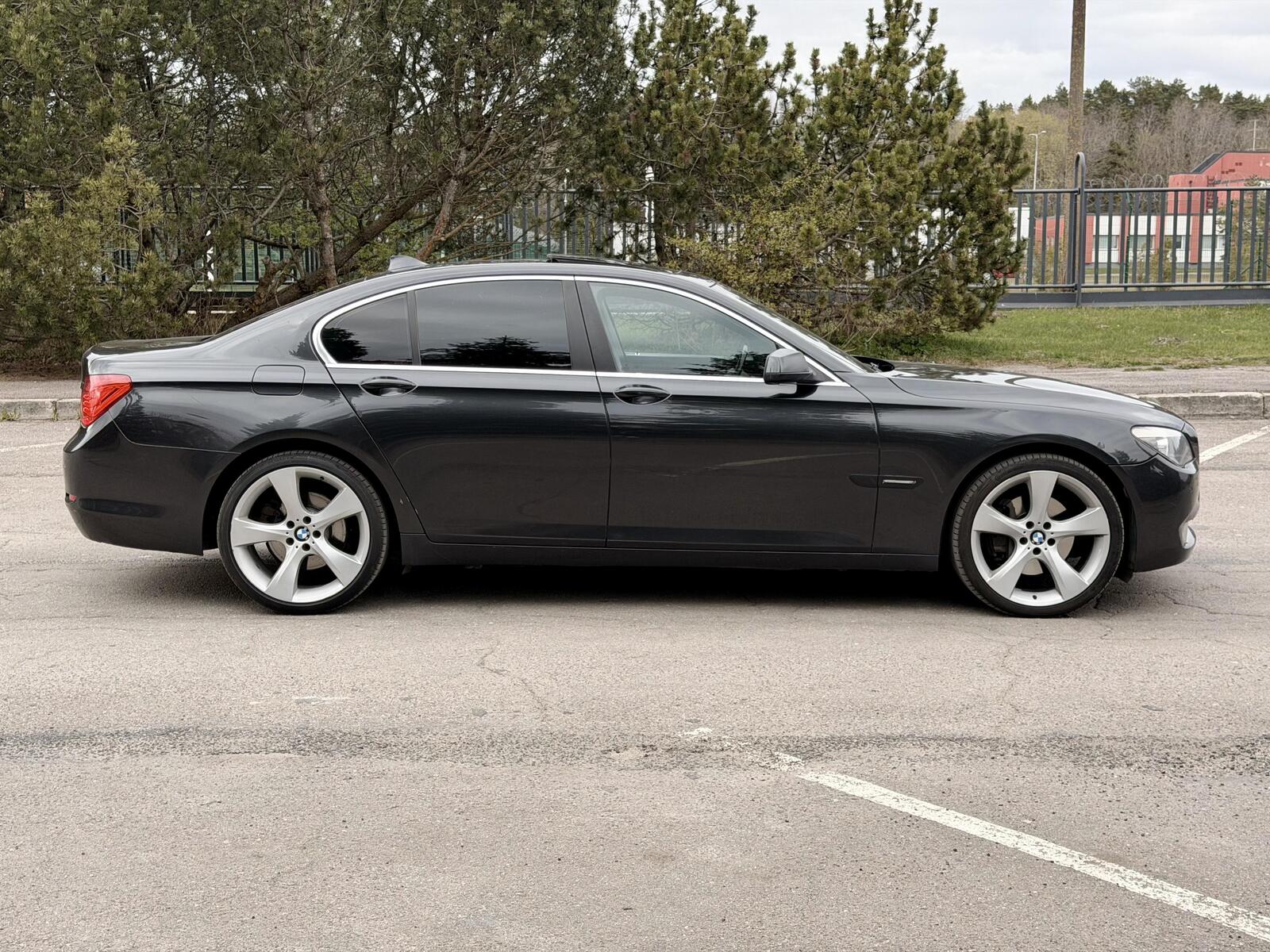 BMW 730 2009, photo 2/21