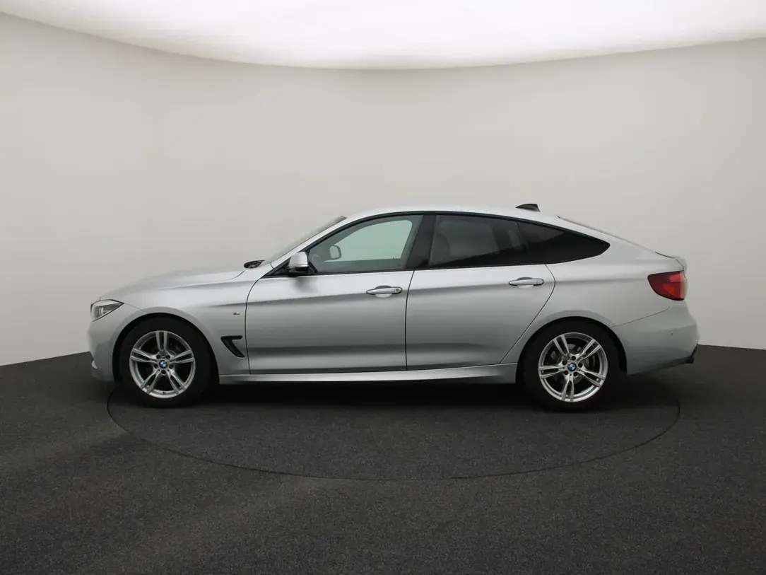 BMW 320 Executive Edition 2.0 135kW 2019, photo 6/10
