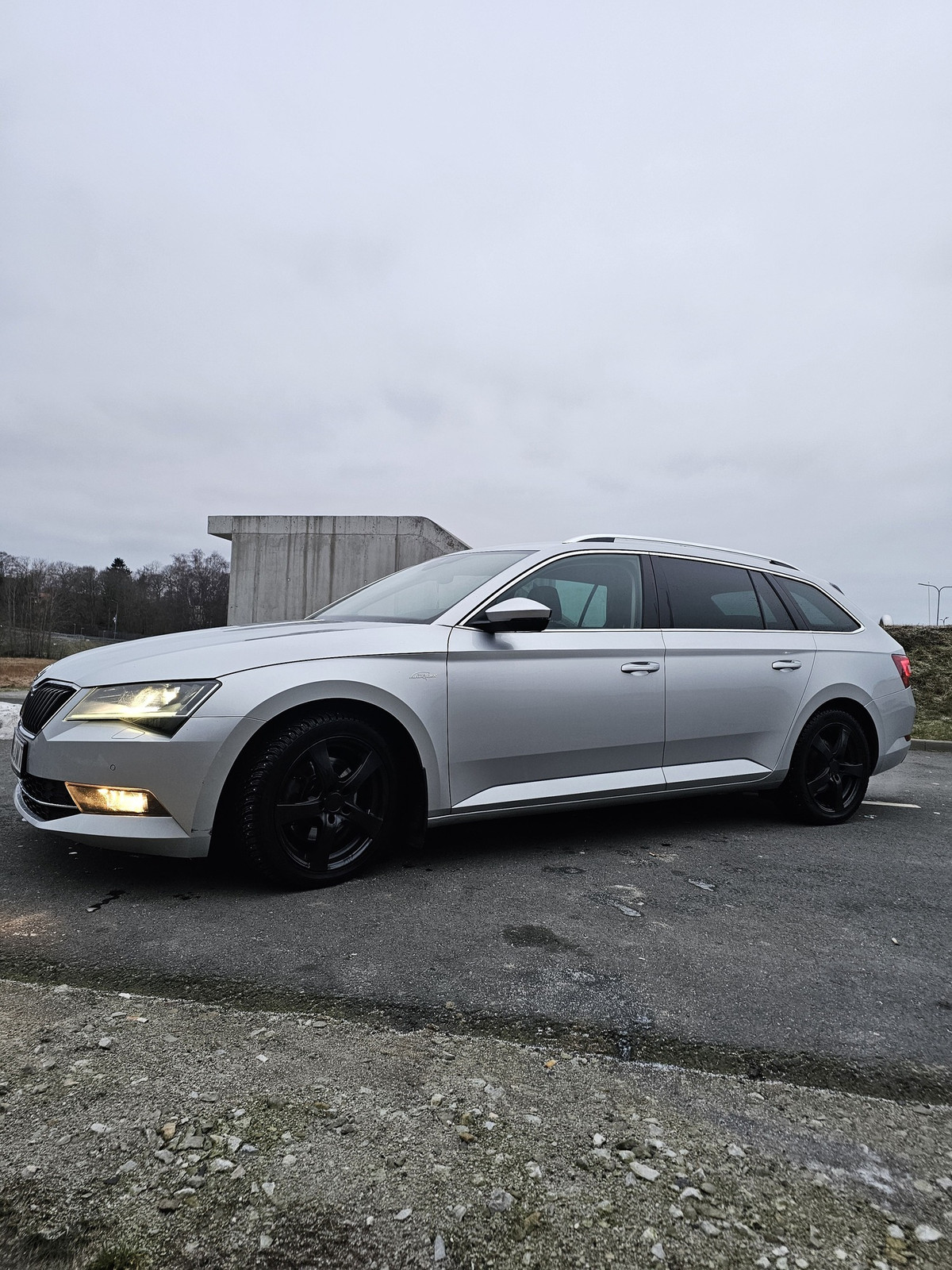Škoda Superb 2018, photo 4/5