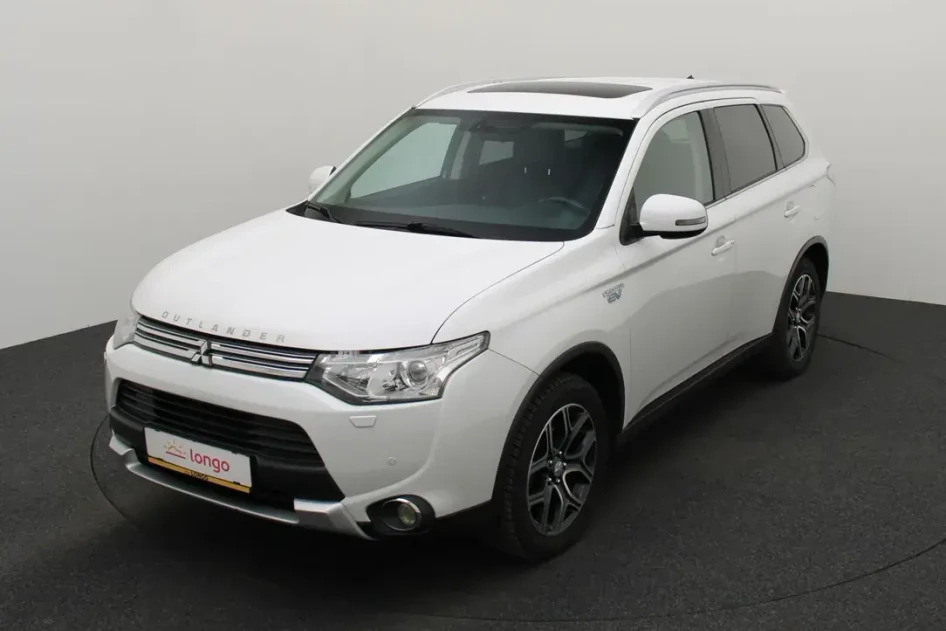 Mitsubishi Outlander, 2015, 2.0, 149 kW, подключаемый гибрид (бензин/электричество), автомат, полный привод