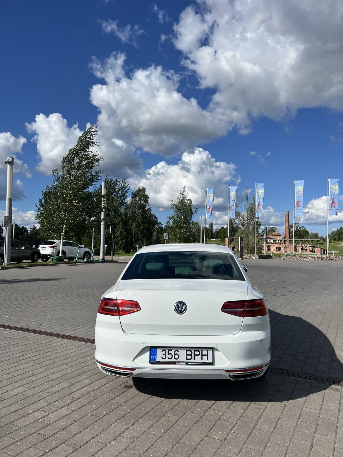 Volkswagen Passat 2015, photo 4/11