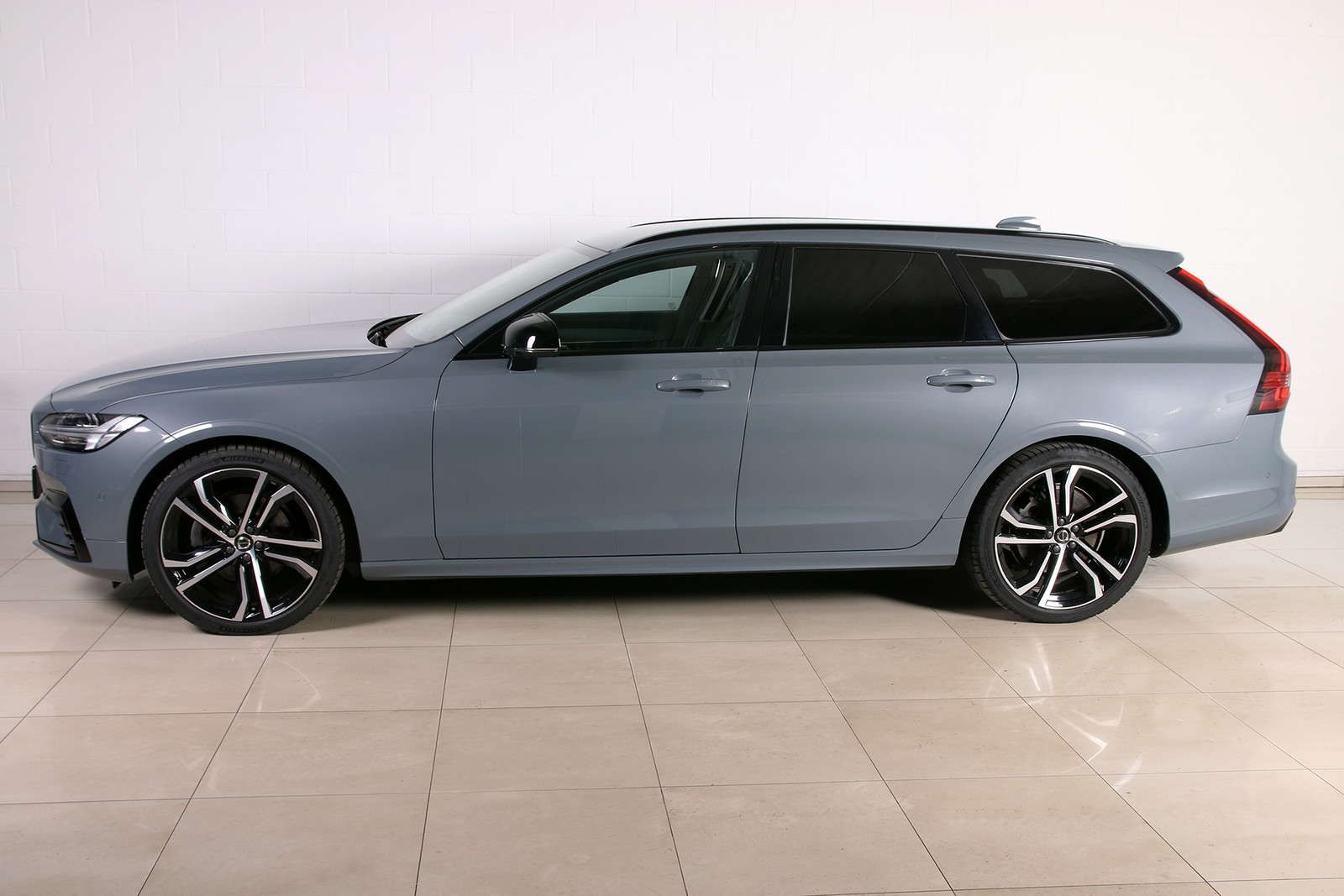 Volvo V90 2023, kuva 3/12
