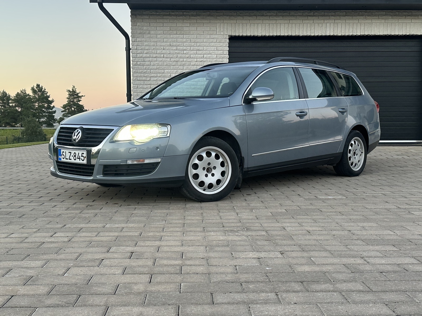 Volkswagen Passat 2009, photo 2/10