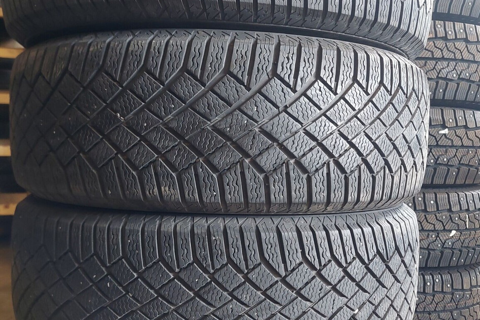 Подержанный нешипованная шина 235/60R18 Continental Viking Contact 7