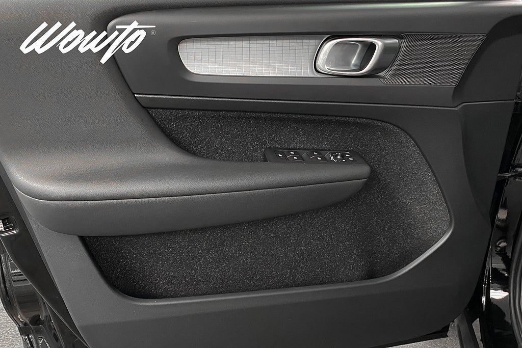 Volvo XC40 2018, photo 7/20