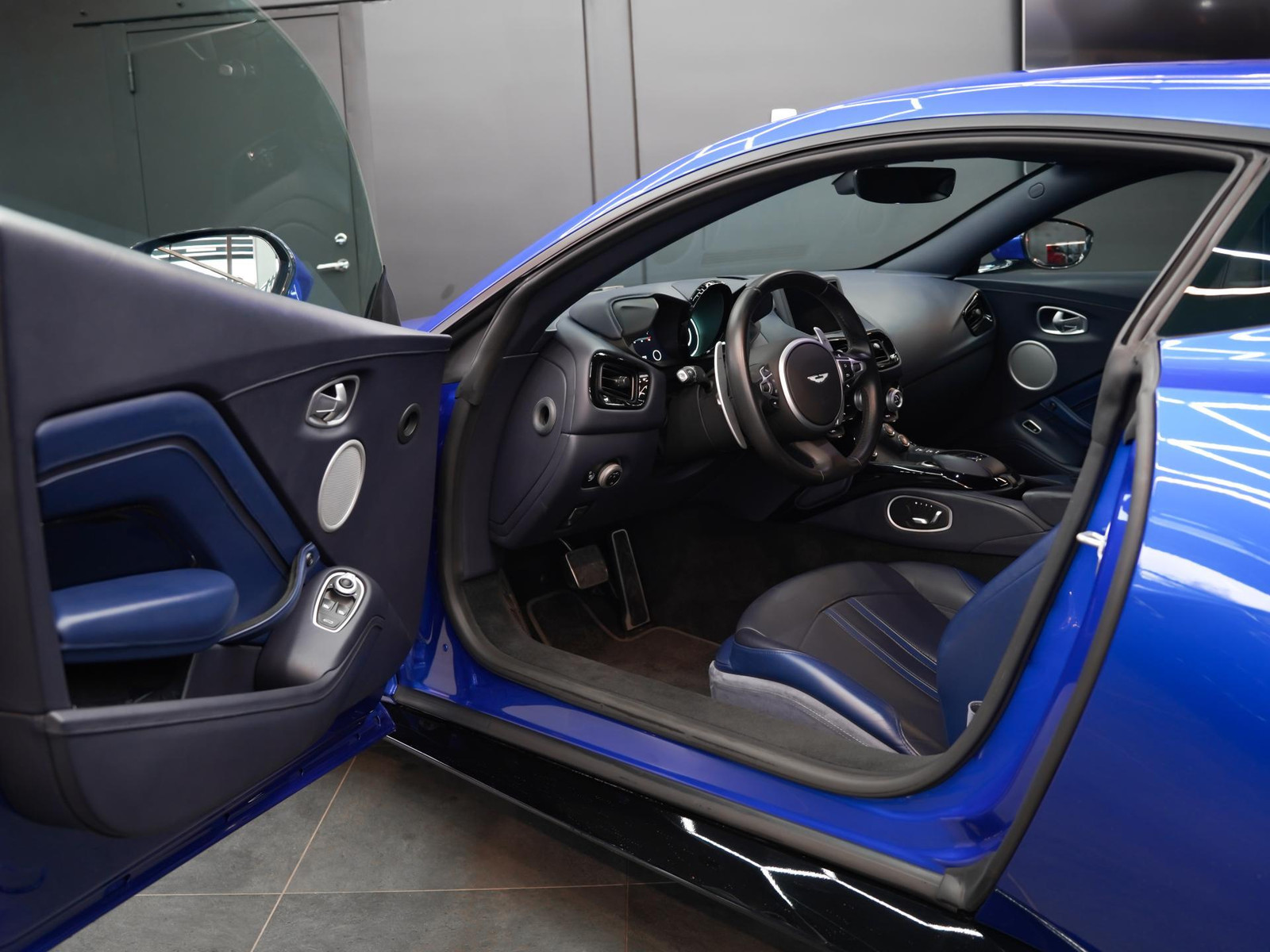 Aston Martin Vantage 4.0 V8 375kW 2018, kuva 5/12