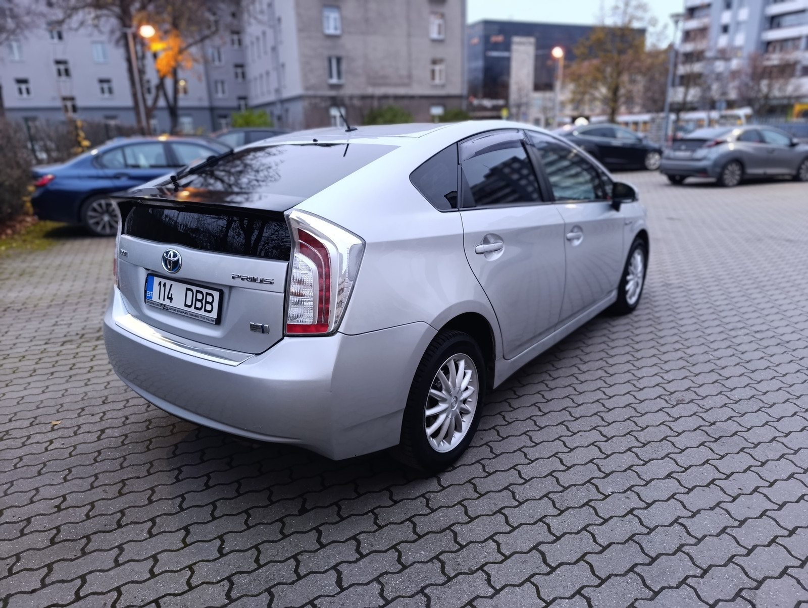 Toyota Prius 2012, kuva 7/8