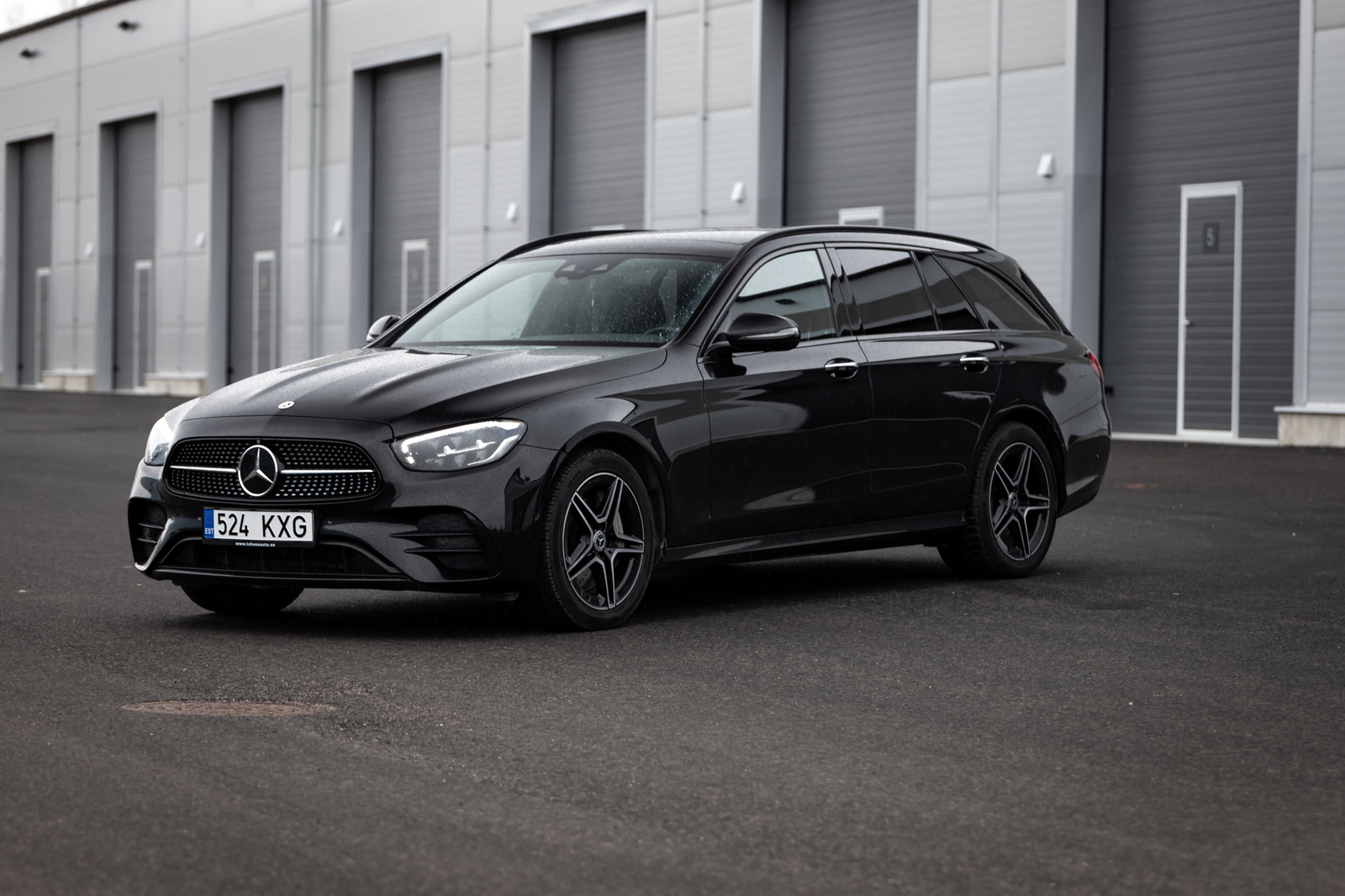 Mercedes-Benz E 300 AMG 2022, photo 2/17