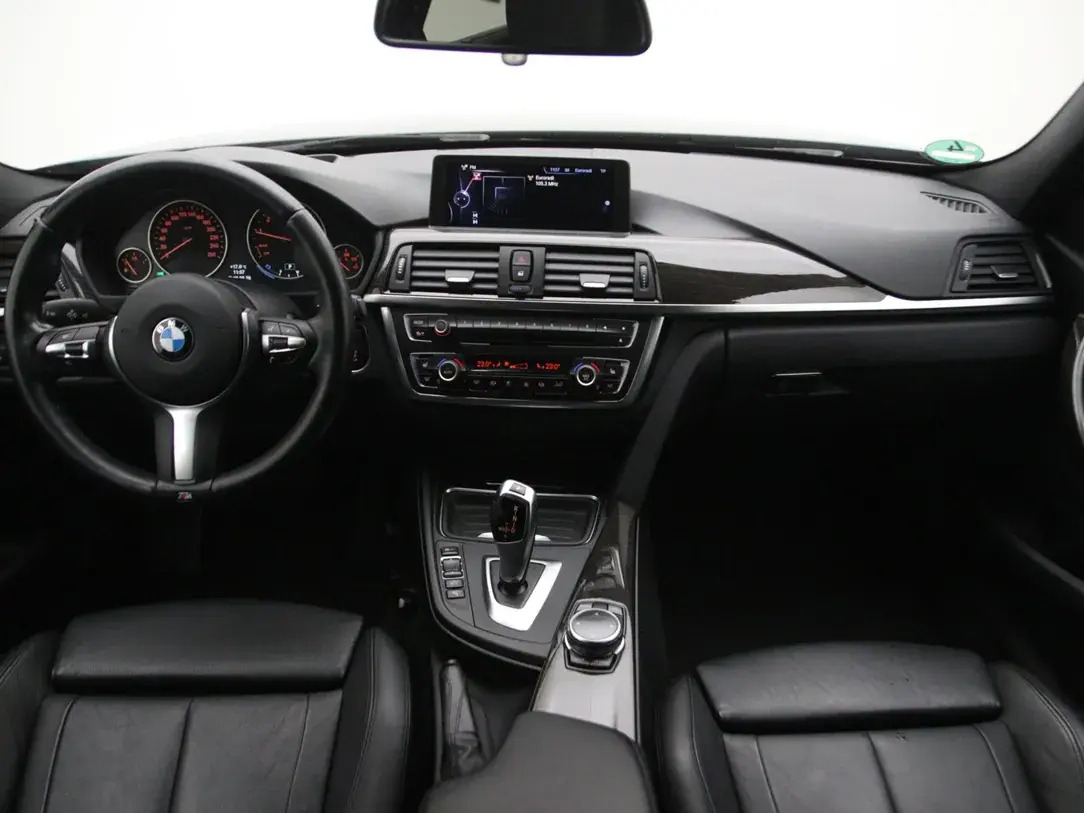 BMW 320 High Executive 2.0 135kW 2013, photo 2/33