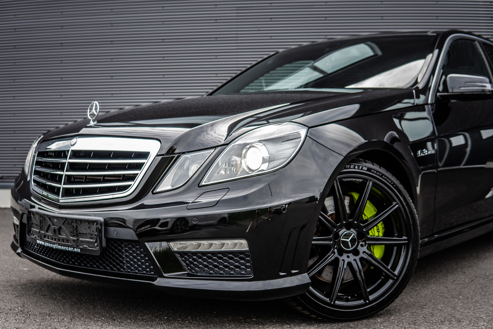 Mercedes-Benz E 63 AMG 2010, kuva 2/10