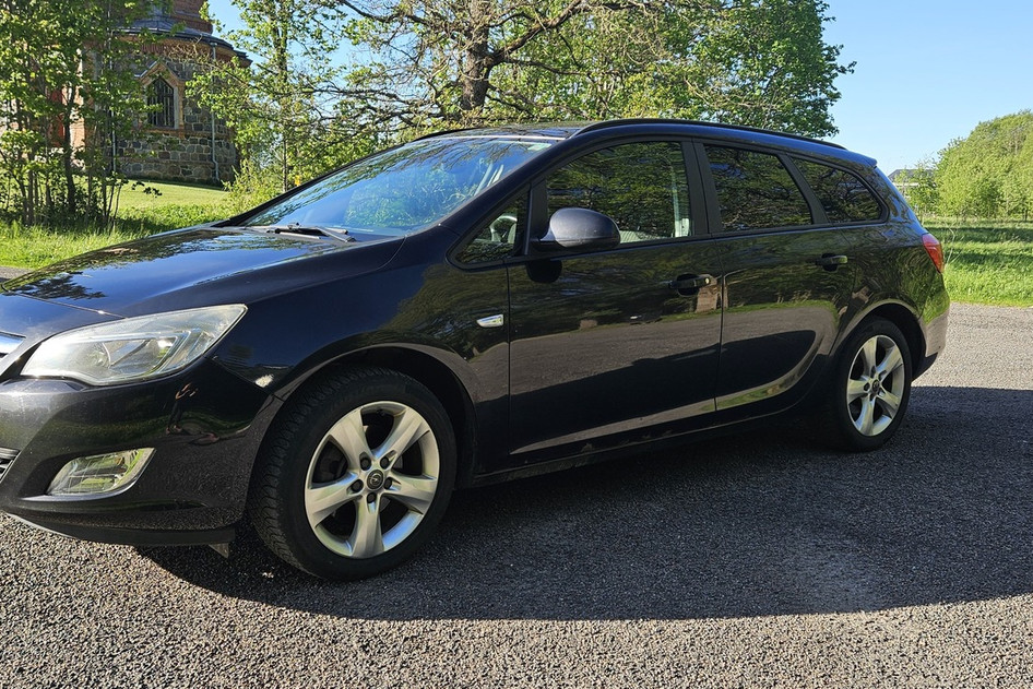 Opel Astra, 2011, 1.7, 81 kW, дизель, механическая, передний привод