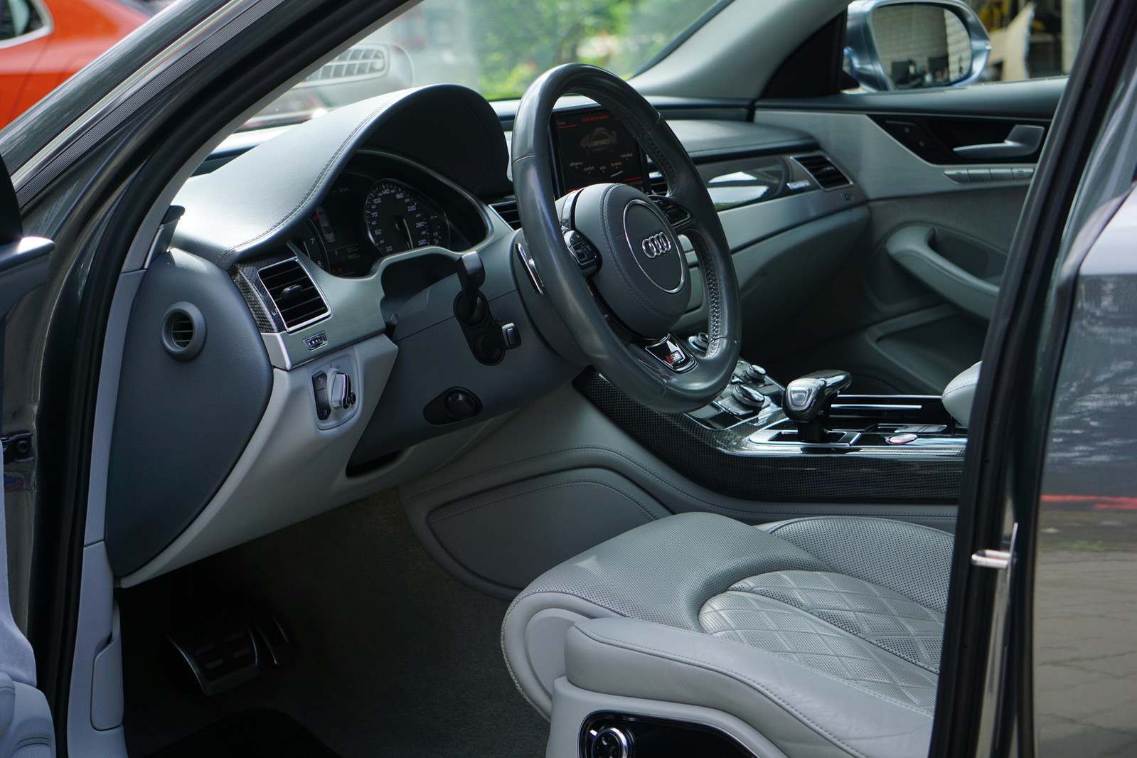 Audi S8 2012, photo 4/10