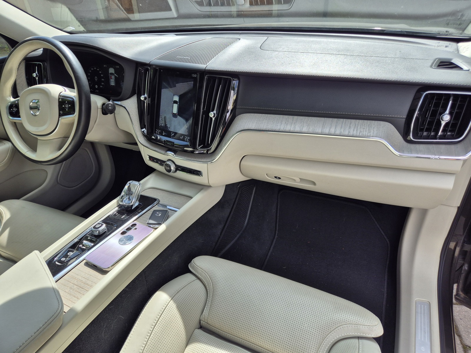 Volvo XC60 2020, photo 2/24