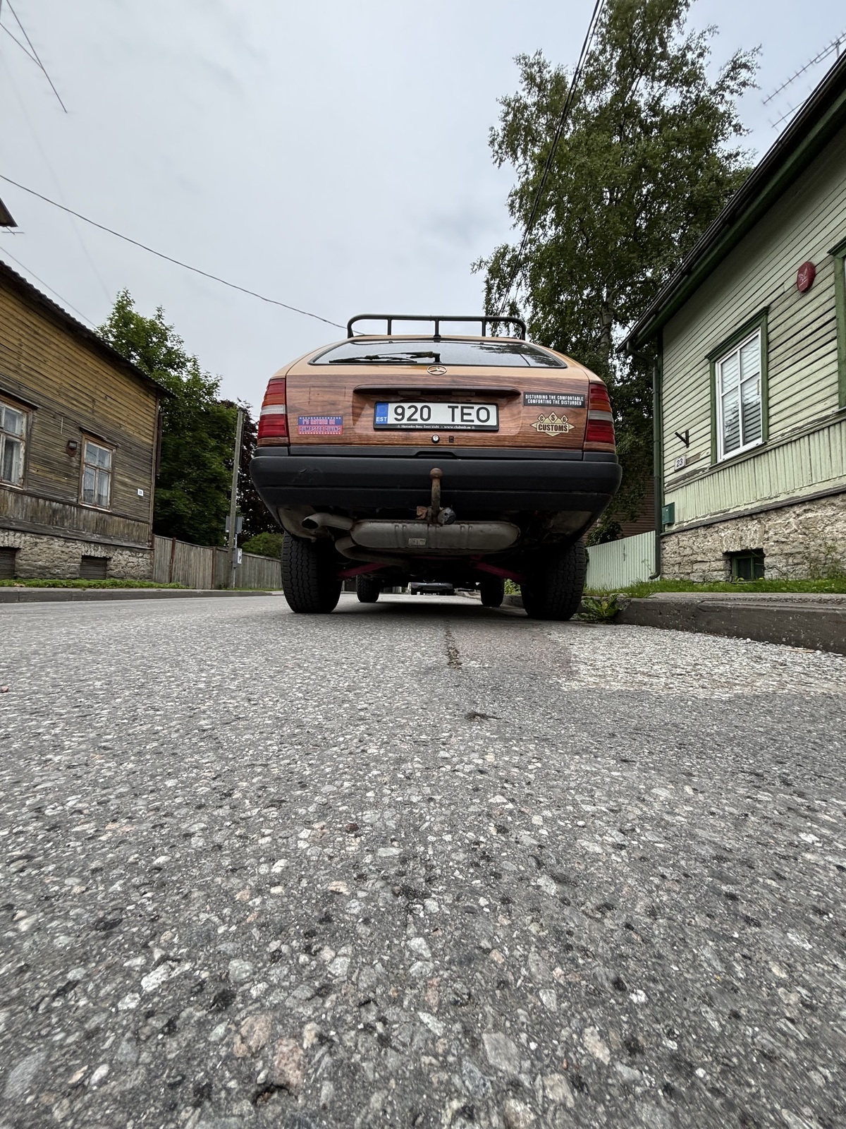 Mercedes-Benz E 220 1993, photo 7/10