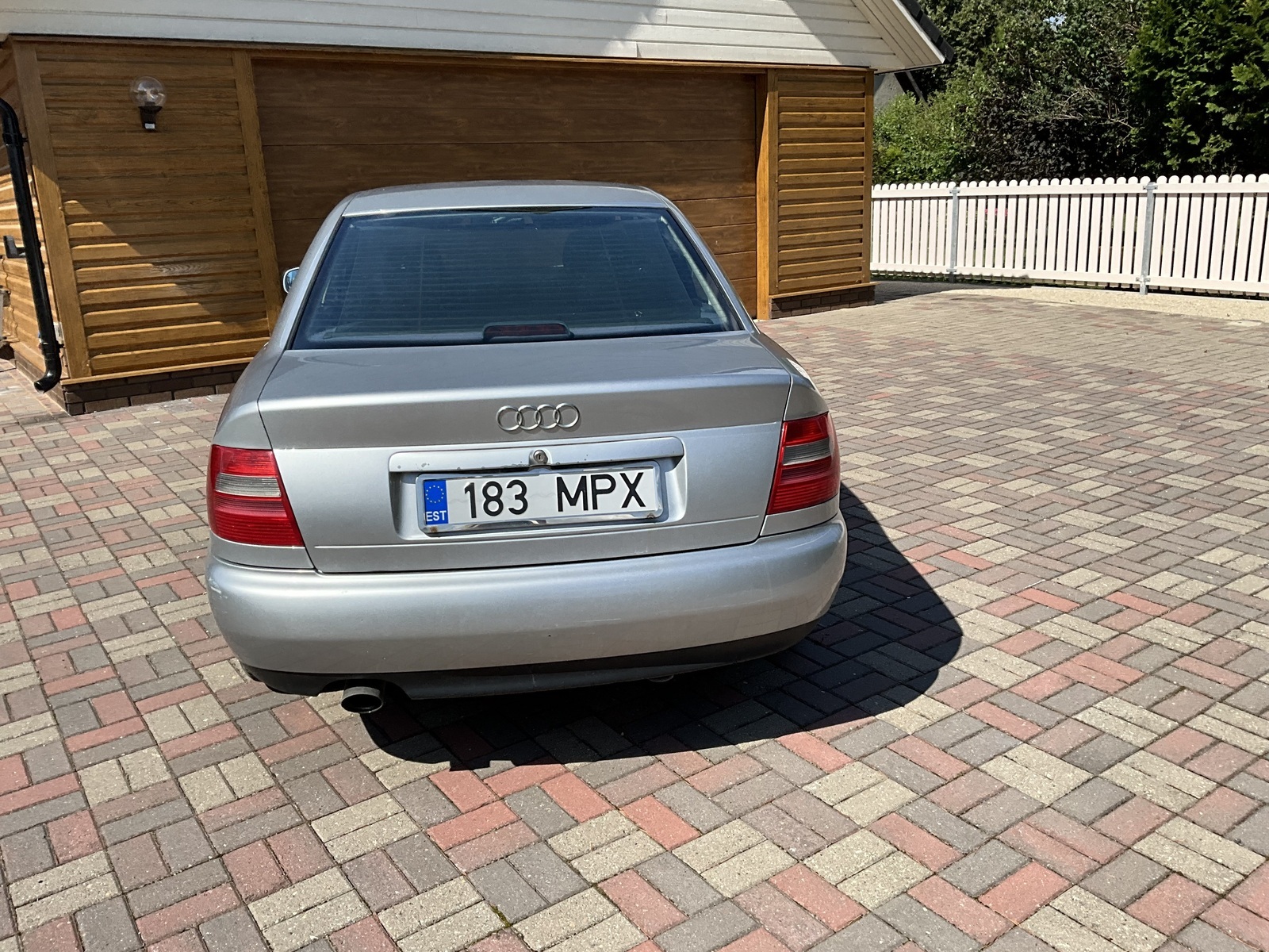 Audi A4 1998, kuva 4/6