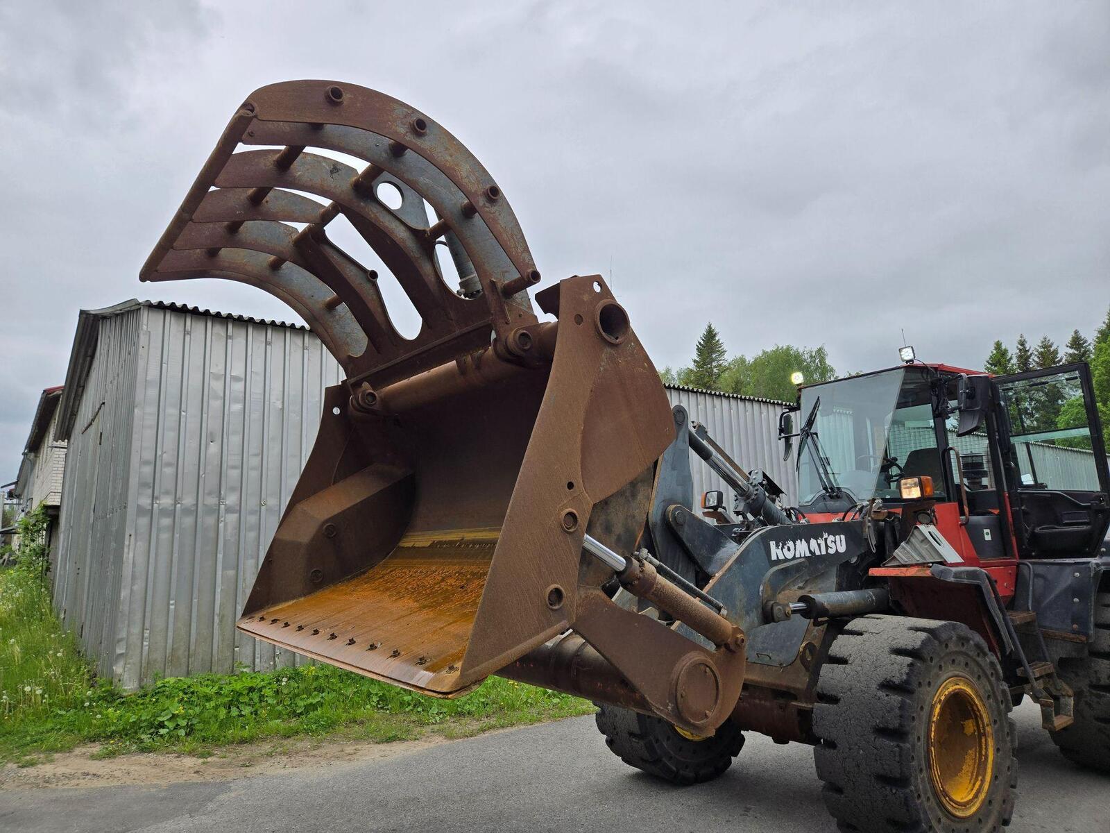 Komatsu WA200PZ-6, photo 5/15