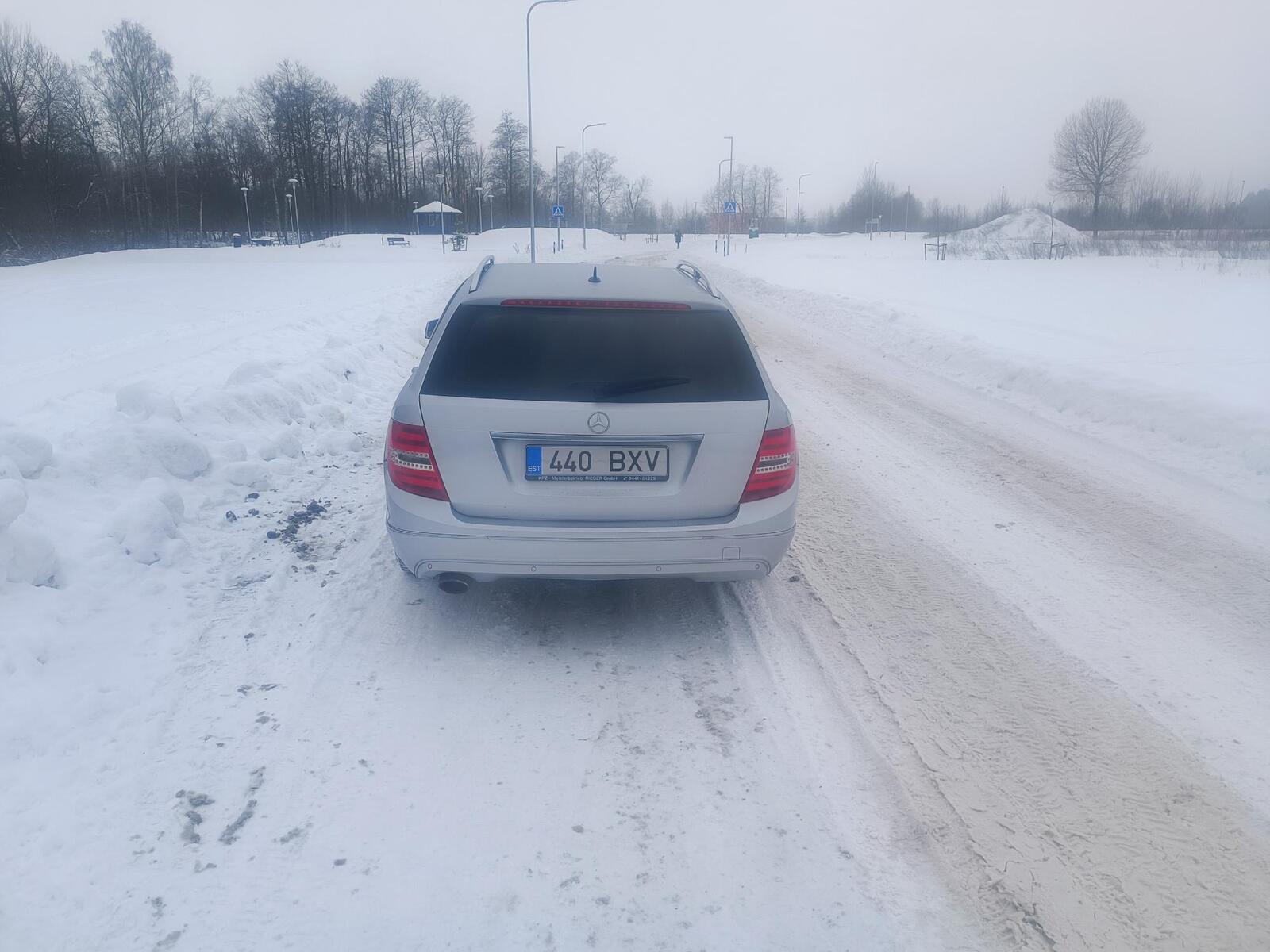 Mercedes-Benz C 220 2011, kuva 5/8