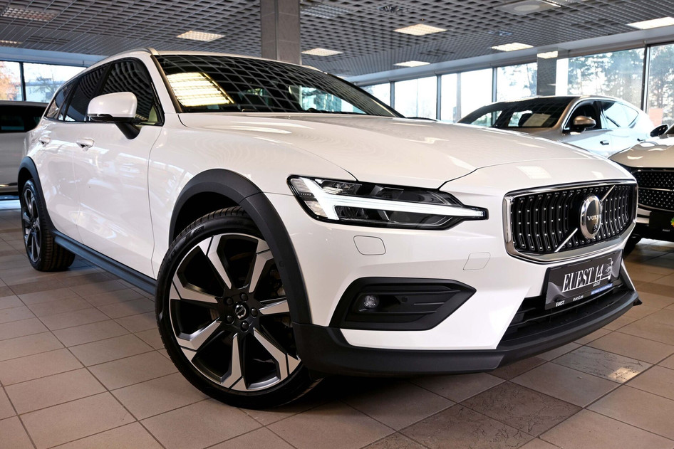 Volvo V60 Cross Country, 2024, 2.0, 184 kW, hybrid (petrol/electric), automatic, four-wheel drive