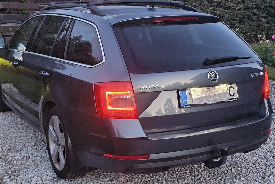 ŠKODA OCTAVIA 5E COMBI FACELIFT TAGATULED (PAAR) ORIGINAALID