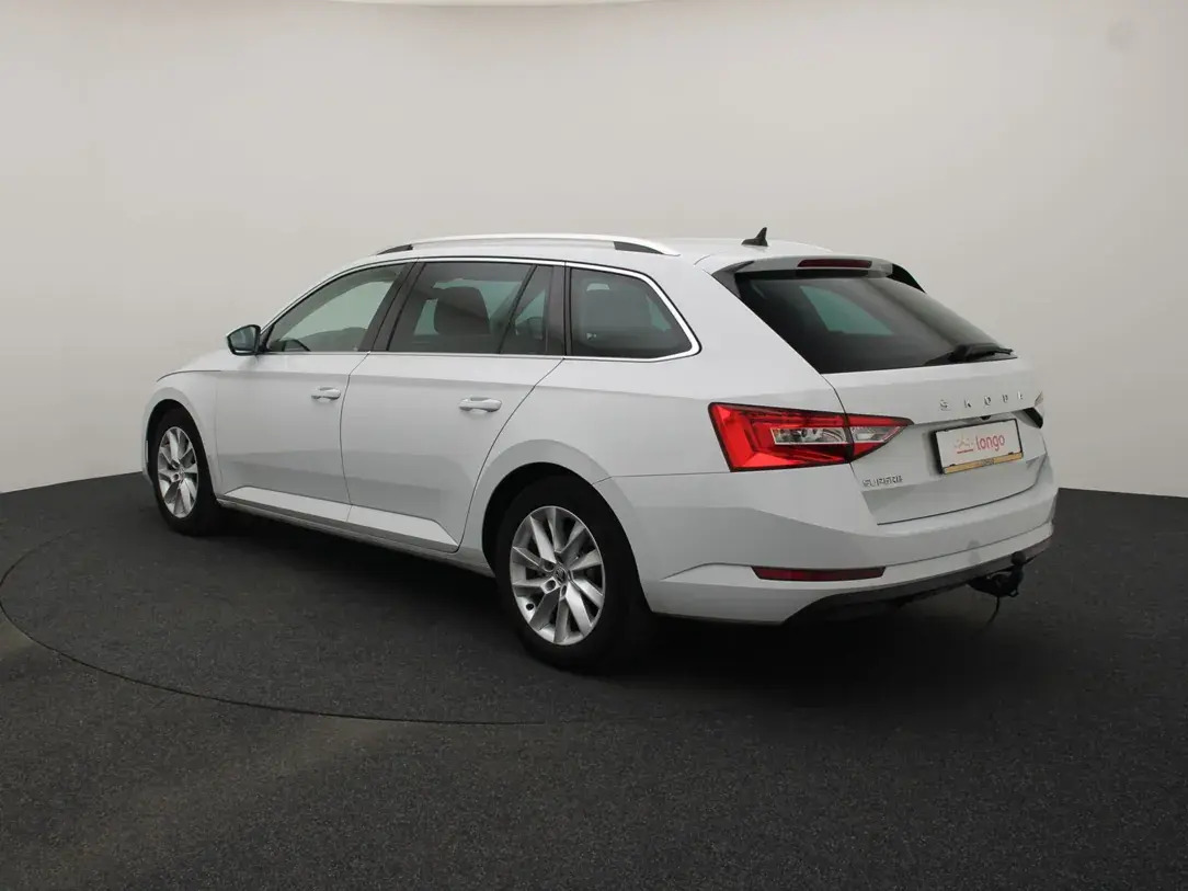Škoda Superb 2022, photo 7/33