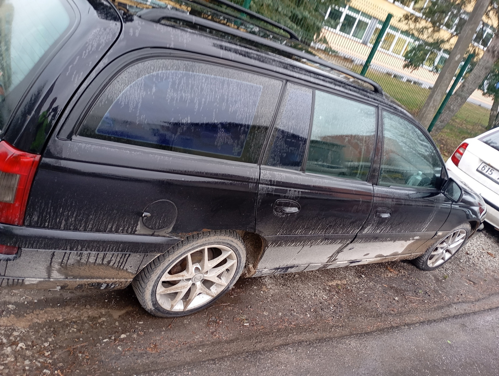 Opel Omega 2002, photo 4/6